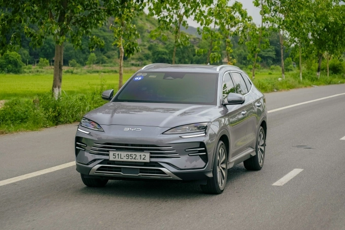 sealion 6 chay gan 1800km BYD Sealion 6 chạy gần 1.800 km chỉ với một lần đổ xăng và sạc điện