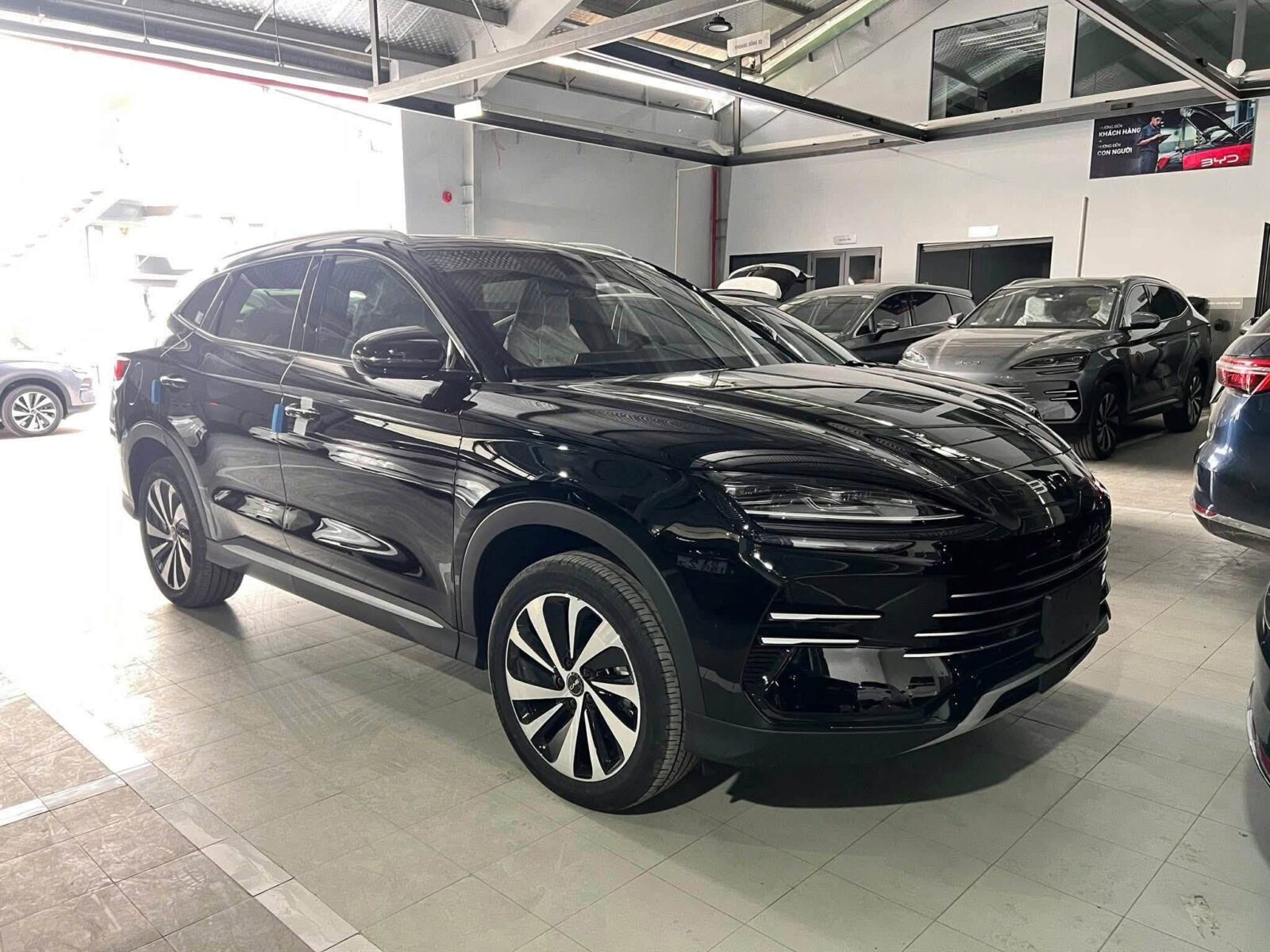 BYD Sealion 6 PHEV – Êm như xe điện, tiện như xe xăng 12 BYD Sealion 6 PHEV – Êm như xe điện, tiện như xe xăng sealion 6 san sang giao xe 5 BYD Sealion 6 PHEV – Êm như xe điện, tiện như xe xăng
